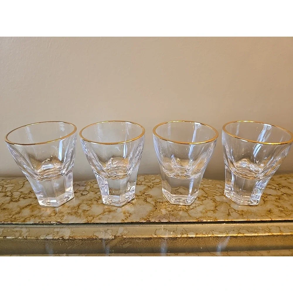 Thyme & Table 4-Piece Scalloped‎ Shot Glass Set with Elegance and Functionality